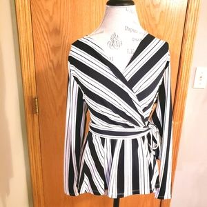 💚💚3/$10 Navy/White Blouse💚💚